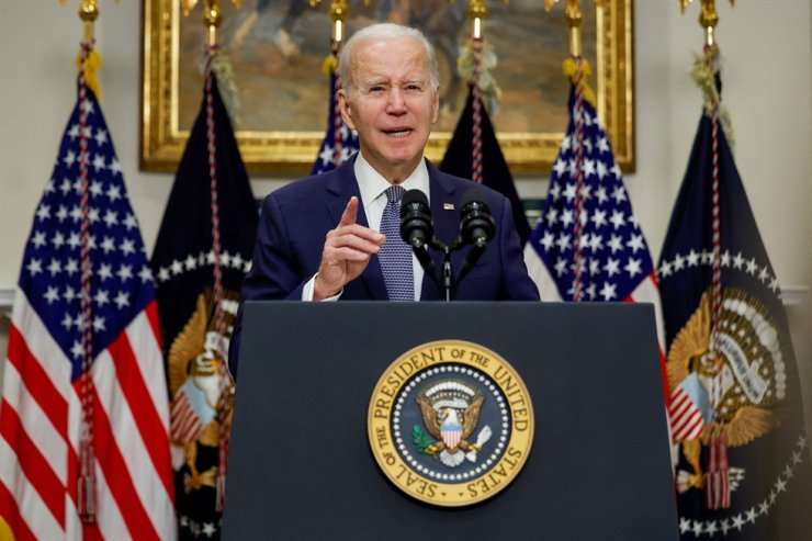 Biden tells US to have confidence in banks after collapse
