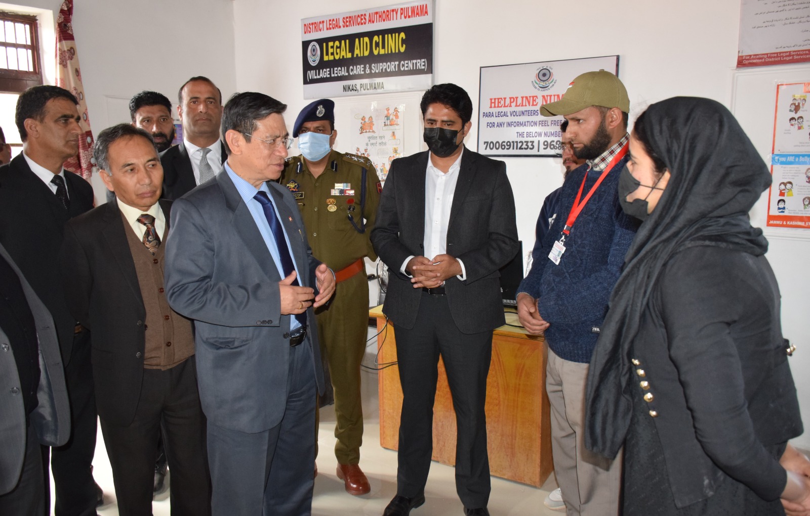 Chief Justice inaugurates Legal Aid Clinic at Panchayat Ghar Nixas Pulwama