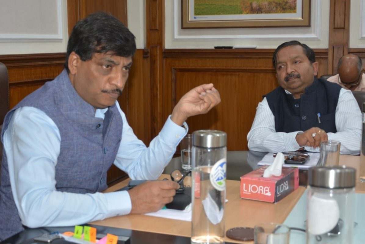 Relief for truckers: CS asks authorities to not halt trucks at Nagrota & Qazigund