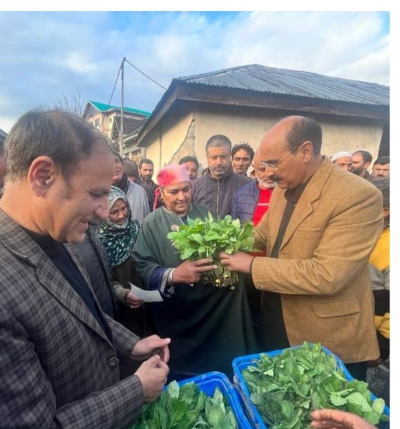 Dir Agri Kashmir inaugurates deep bore well at Kralchokh Zainapora Shopian