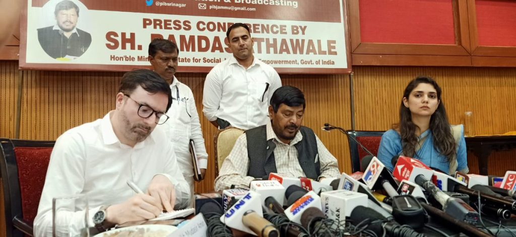 Govt revoked Article 370, 35-A for welfare of people of J&K: Athawale