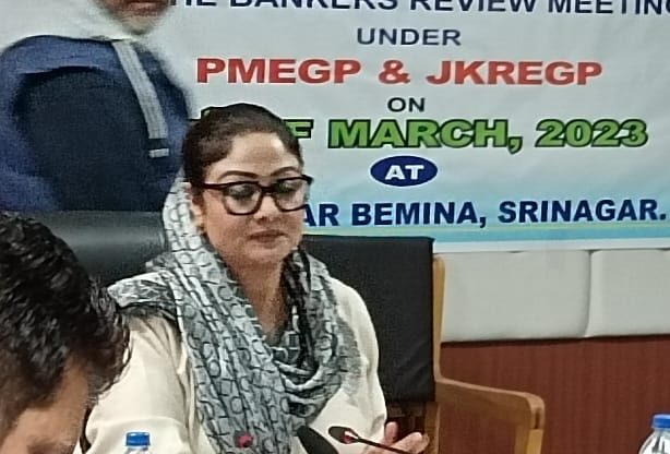 Dr Hina presides over Bankers Review Meeting of KVIB Kashmir Division 