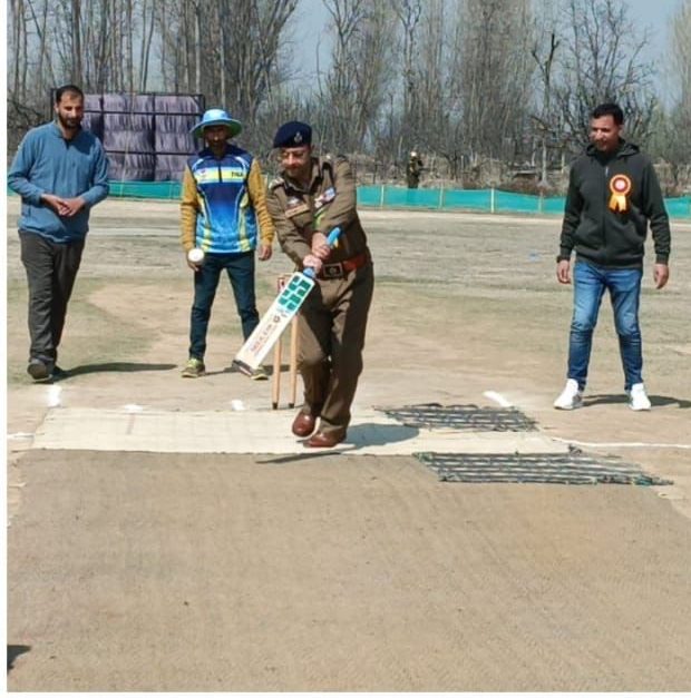 SSP Awantipora inaugurates T20 cricket tournament in Awantipora