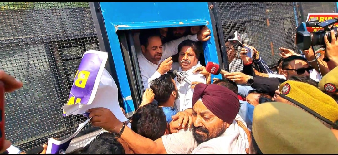JKPCC president among many detained as police foil Congress march in Jammu 