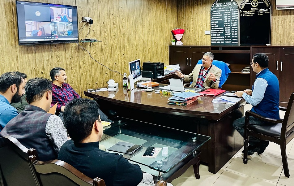 Secy reviews functioning of mining deptt; exhorts officers to achieve set financial targets
