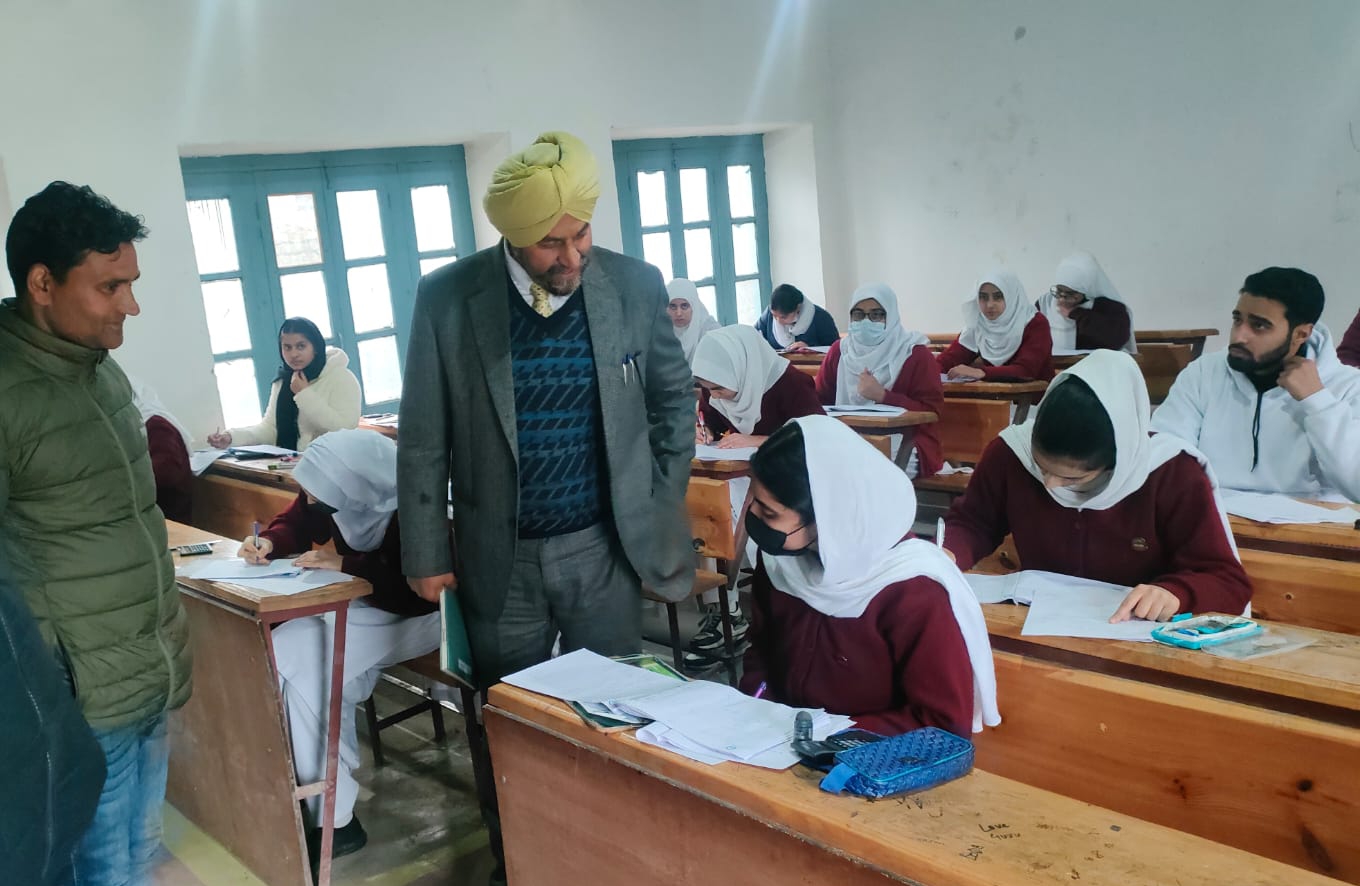 CEO Baramulla conducts surprise inspection of several schools