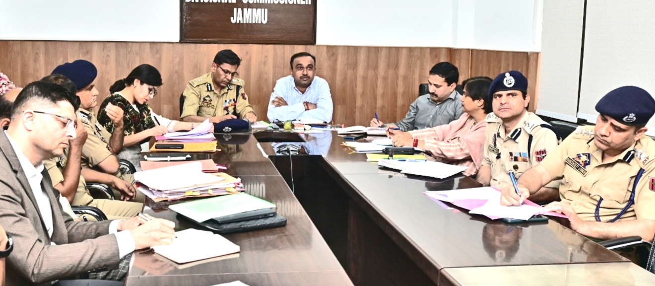 Div Com Jammu, ADGP review action plans to tackle drug menace