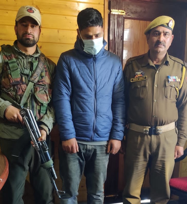 Fraudster held in Gulmarg