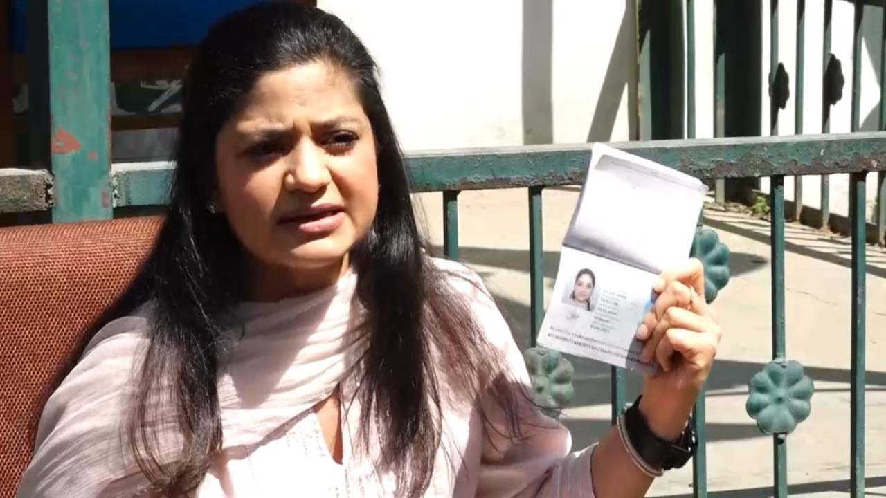 A day after getting ‘country-specific’ passport, Iltija Mufti says will continue fight in court