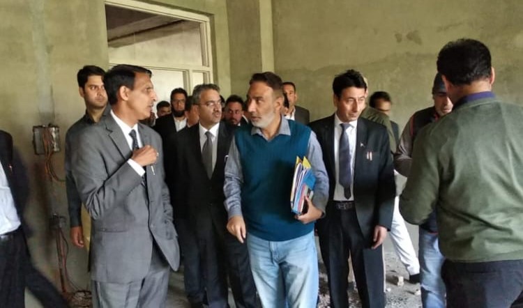 Justice Gupta, Judge HC of J&K, Ladakh inspects DCC Shopian