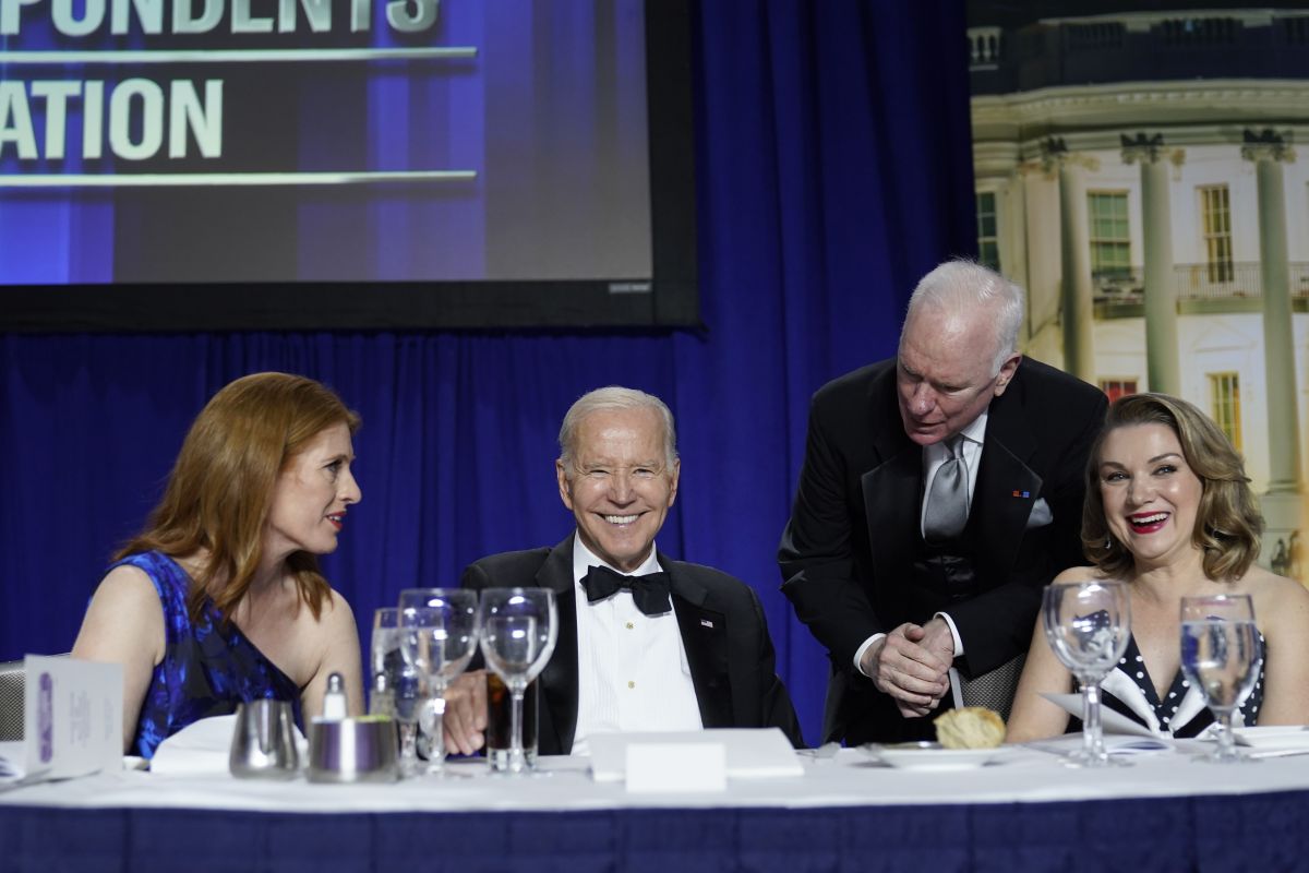 Known for laughs, DC dinner spotlights risks of journalism
