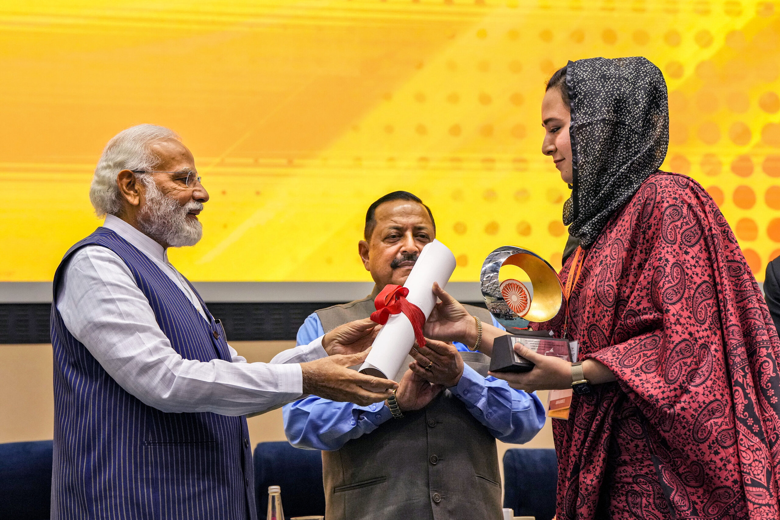 J&K’s Mission Youth, Baramulla district receive awards from PM on Civil Services Day