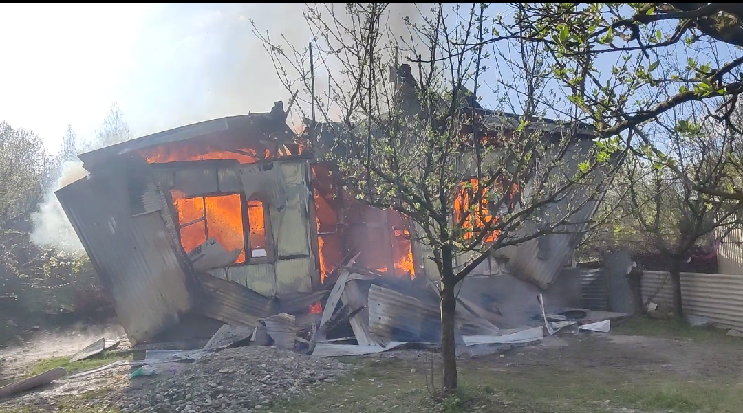 Fire destroys new home in Sheeri Baramulla