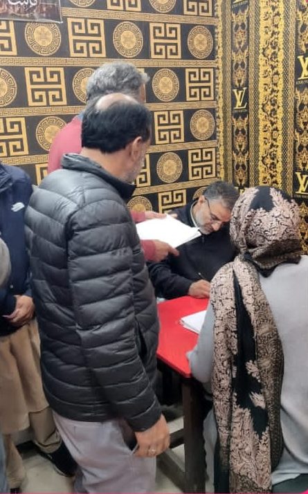 Srinagar Admin conducts inspection of city markets to check quality of ready-to-eat food items