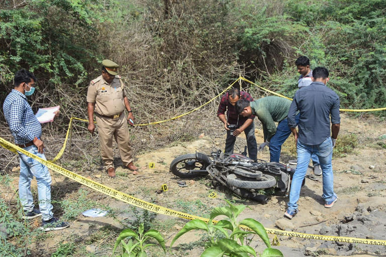 UP Oppn wants high-level probe in Jhansi encounter; Umesh Pal’s family says justice served