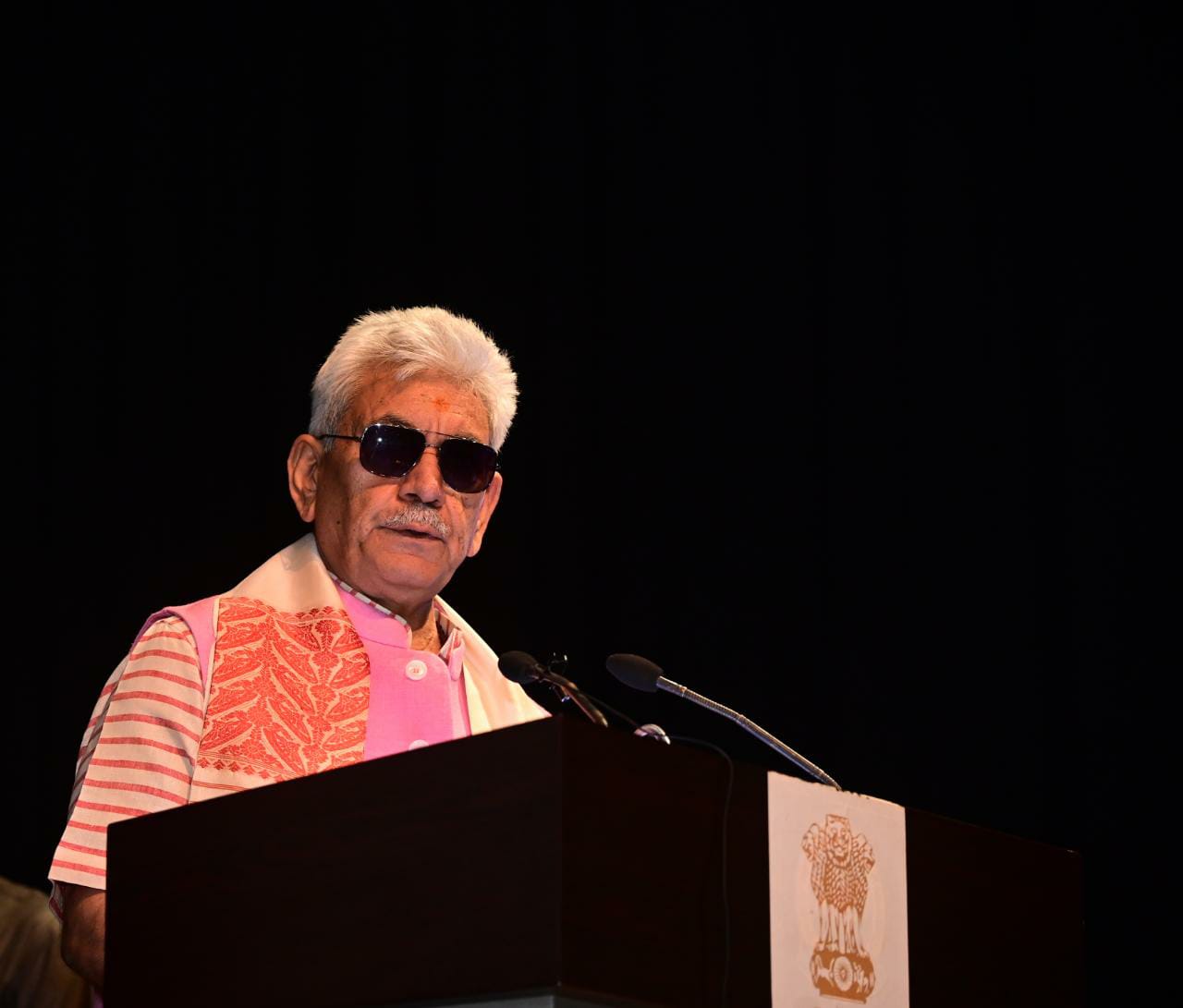 LG urges young generation to follow teachings of Mahavir