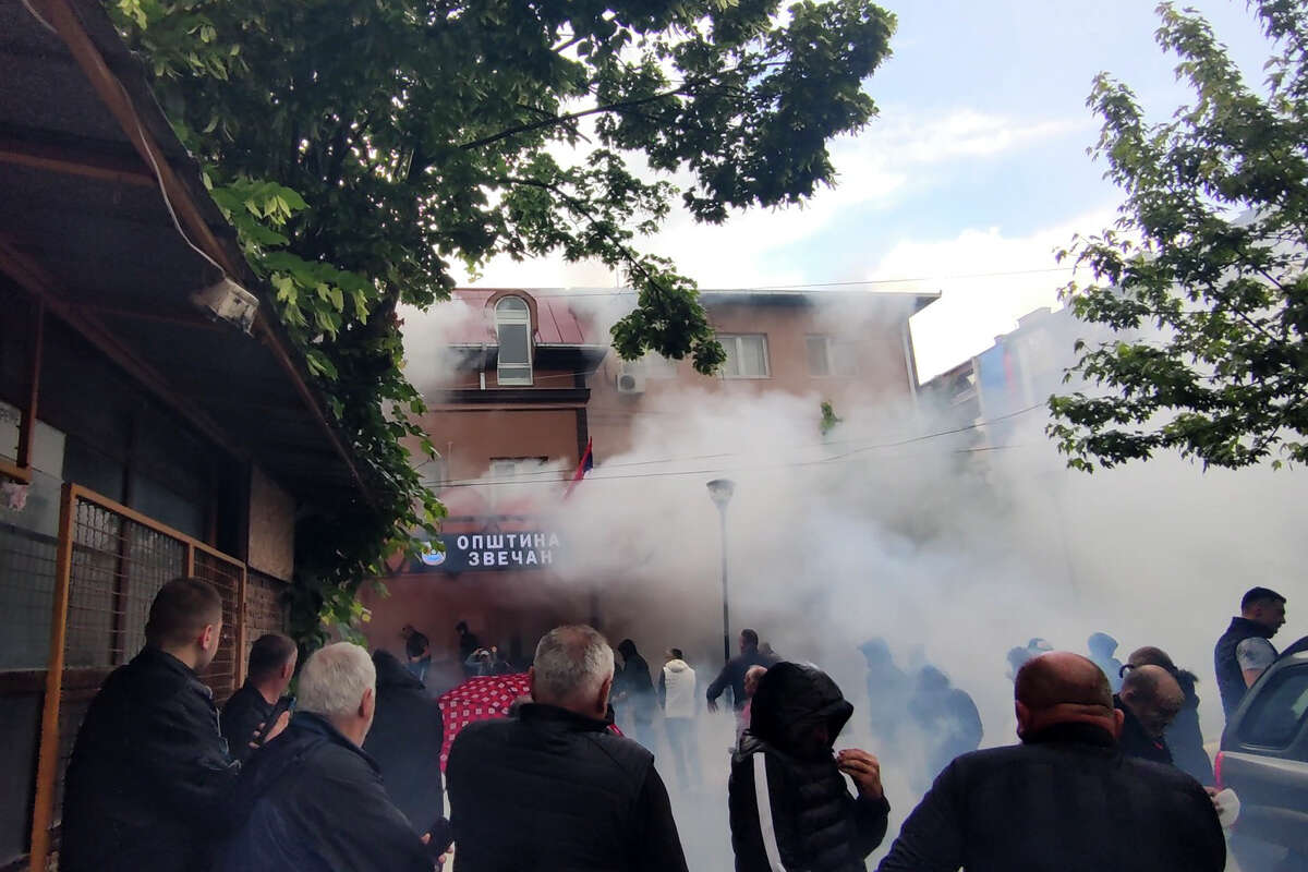 Serbian border troops to maintain highest state of alert after ethnic clashes inside Kosovo