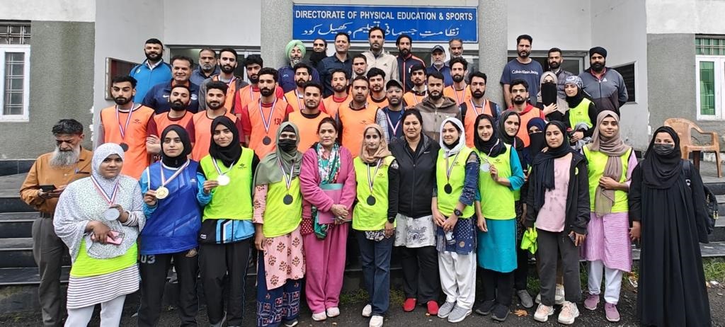 40 KU students participate in inter-department road race