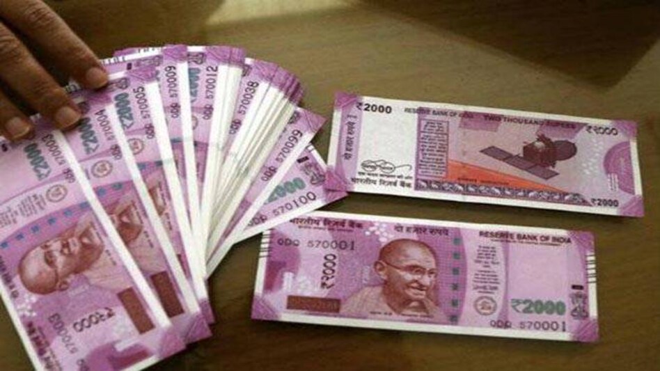 Cong alleges Rs 2000 note ban ‘royal welcome’ to keepers of black money, demands white paper