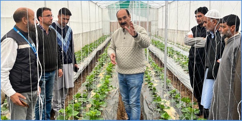 Director Agri inaugurates two Hi-tech Poly houses at Narkara Budgam