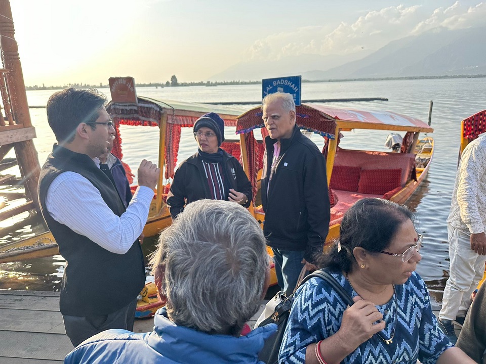 Director Tourism Kashmir tours Dalgate, Boulevard areas