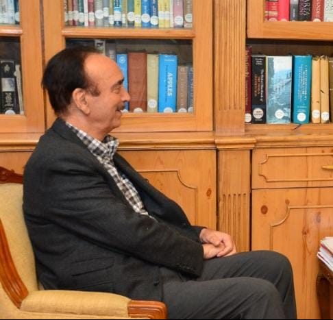 Ghulam Nabi Azad calls on Lt Governor