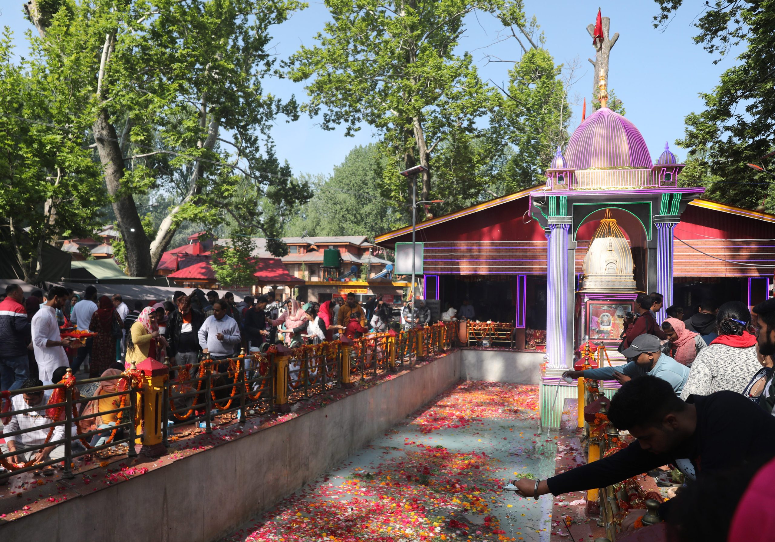 Kashmiri Pandits celebrate annual Kheer Bhawani mela with religious fervor 