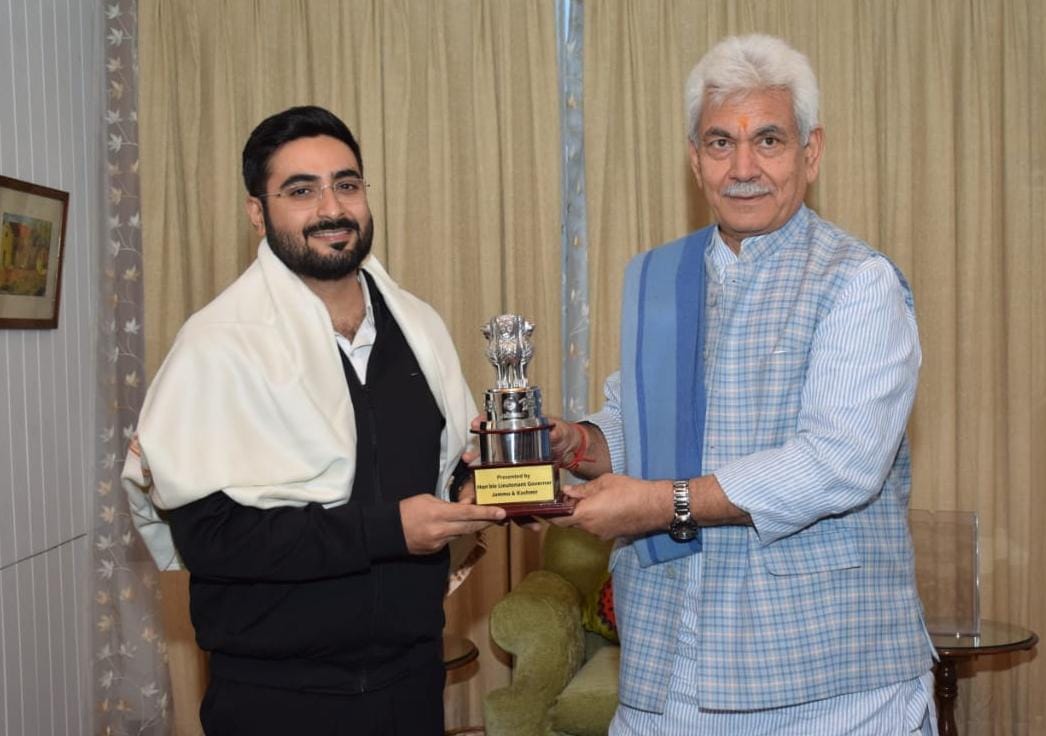 Raj Bhavan bids farewell to Akshay Labroo