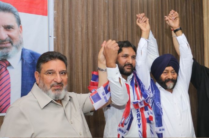 People from all regions endorse Apni Party’s developmental agenda: Altaf Bukhari