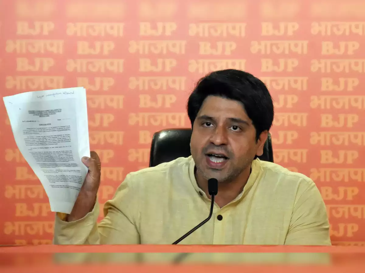 BJP accuses Cong of hypocrisy; says Manmohan Singh, Sonia Gandhi inaugurated legislative buildings