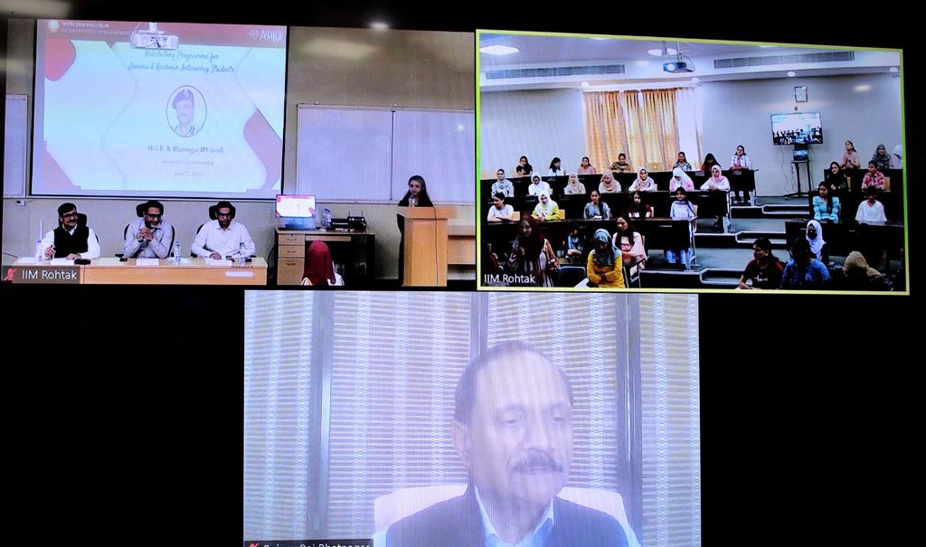 Women contributing immensely towards nation development: Advisor Bhatnagar