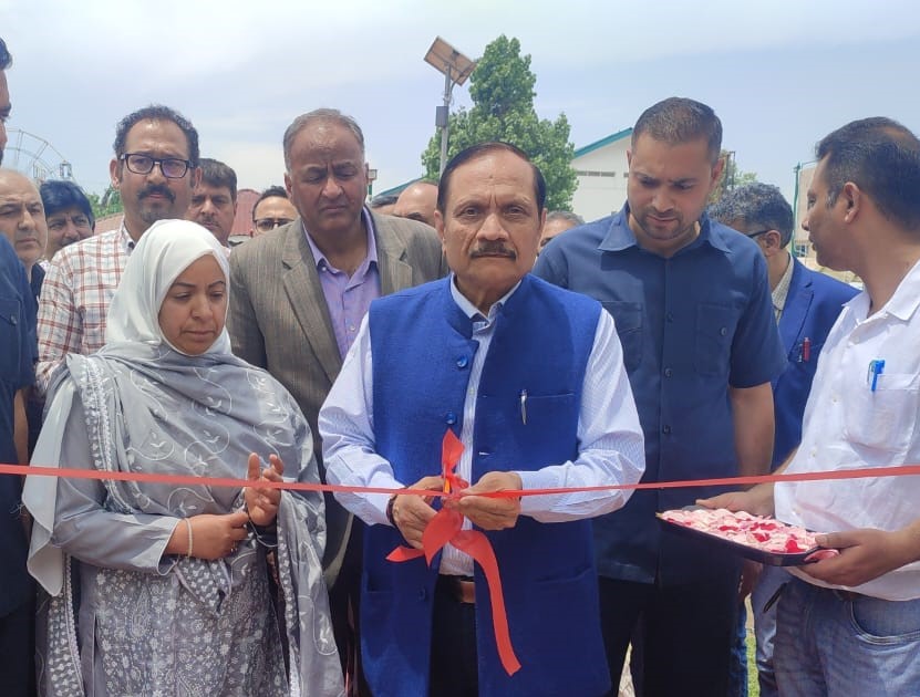 Advisor Bhatnagar inaugurates 10-day Exhibition-cum-Mega sale at Kashmir Haat