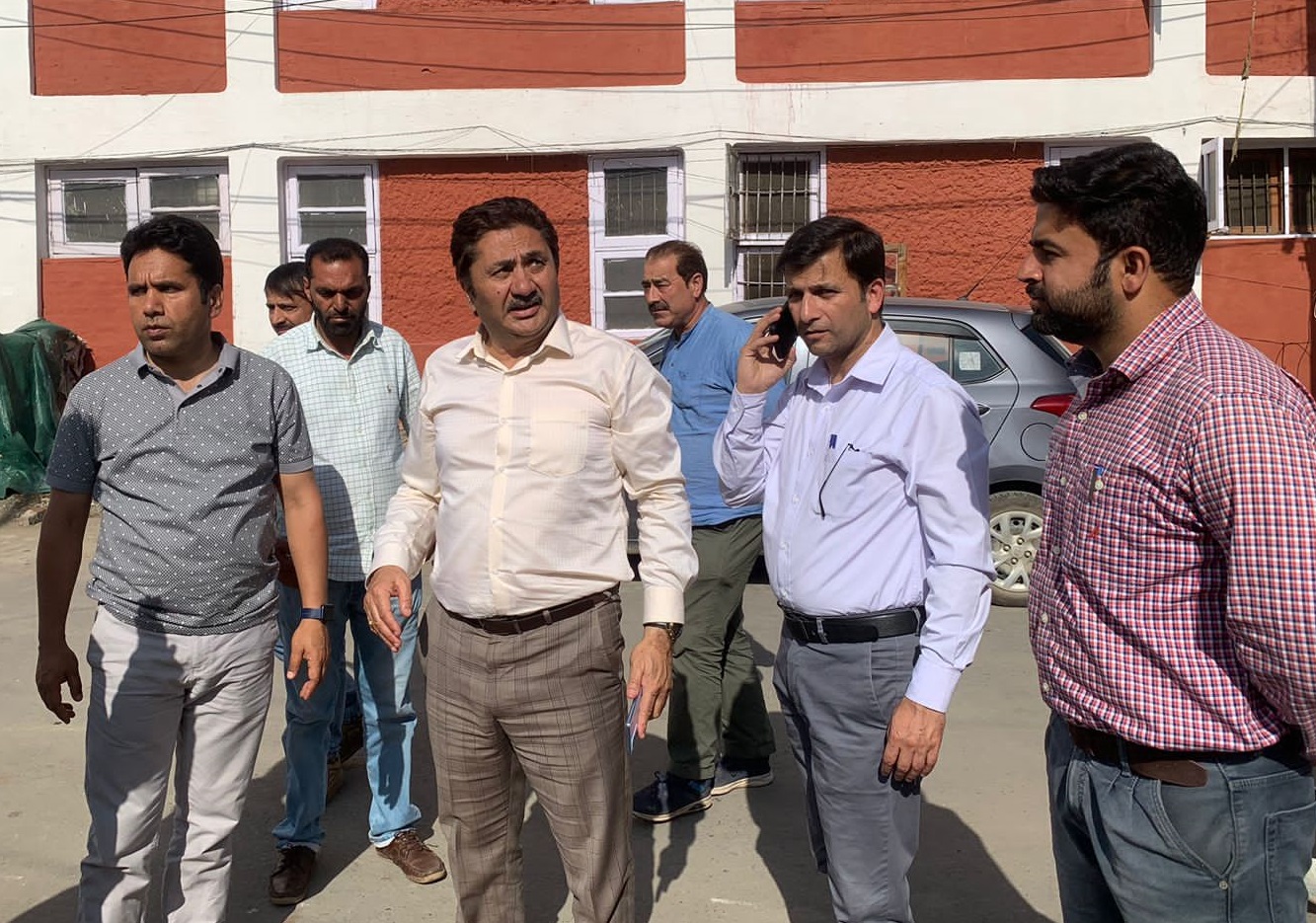Director Estates inspects works on residential complexes