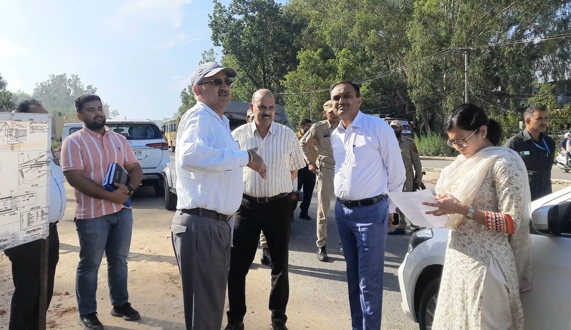 Div Com inspects status of work on Package I & III of Jammu-Akhnoor Road project