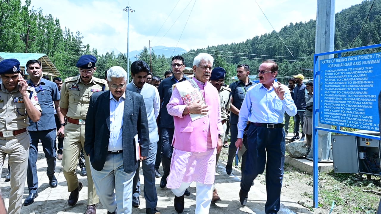 LG reviews arrangements for Amarnath Yatra at Pahalgam base camps