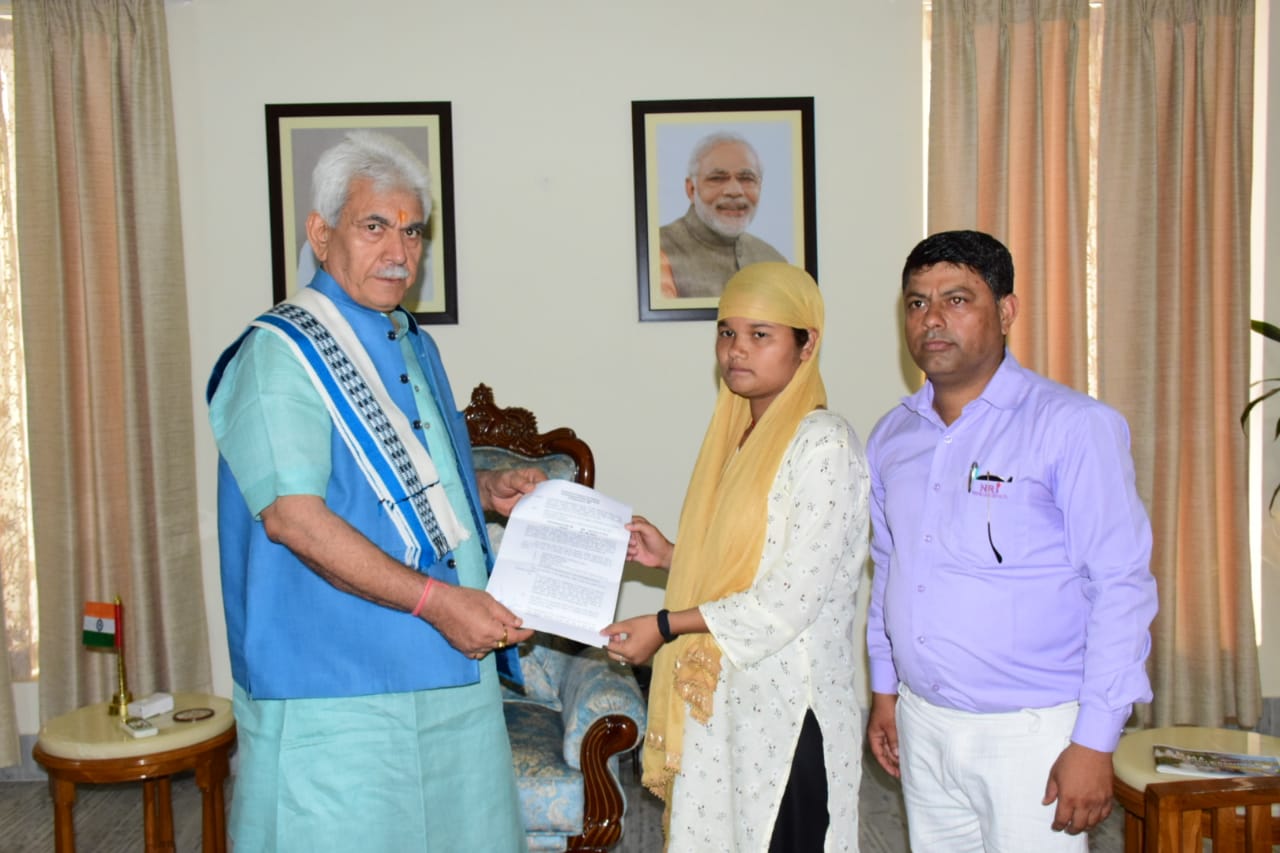 Slain circus worker’s wife gets govt job; LG assures all help to family