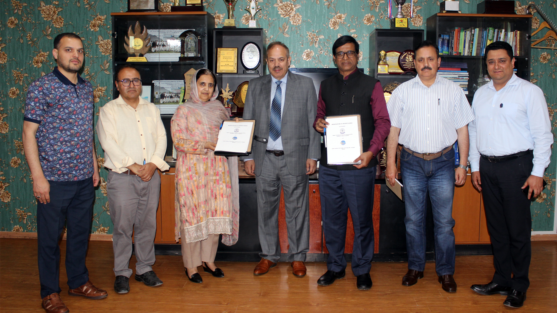 IUST and IIITM sign MoU