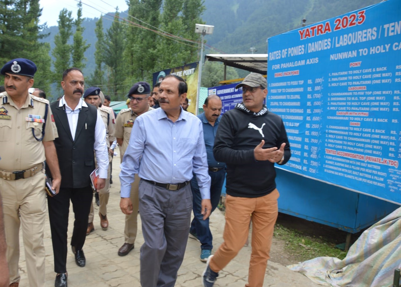Advisor Bhatnagar reviews Yatra arrangements at Nunwan Base camp