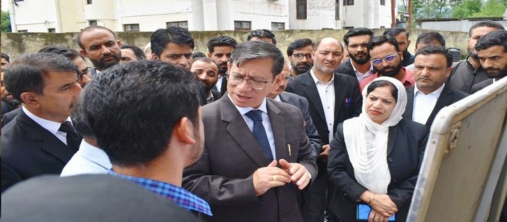 Chief Justice visits Kupwara, inspects district court, interacts with judicial officers, bar members