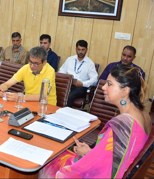 Yasha Mudgal reviews financial status of Anantnag, Baramulla Central Cooperative Banks