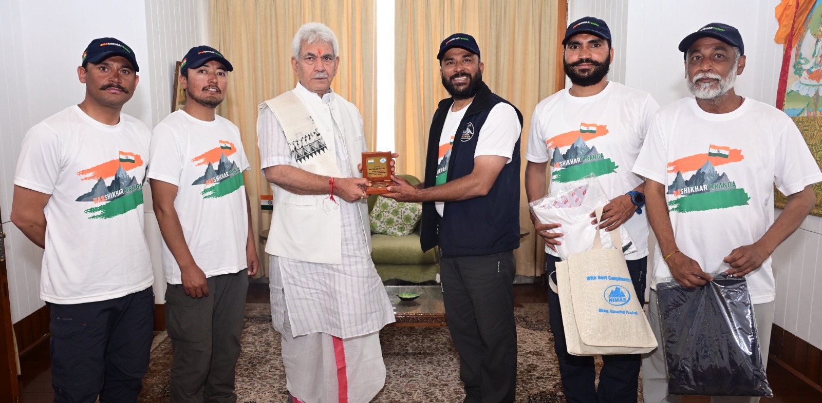 Har Shikhar Tiranga team, Secretary Bhartiya Janta Yuva Morcha call on LG