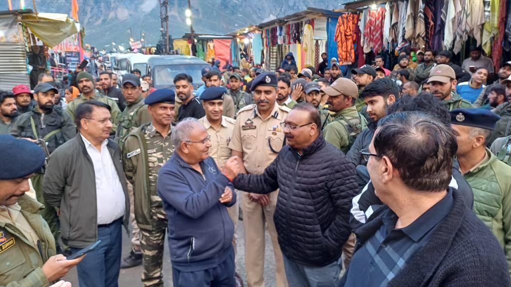 DGP visits Baltal, reviews security, other facilities for yatra