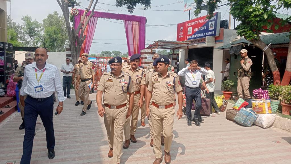 DGP visits Base Camp yatri niwas Bhagwati Nagar in Jammu
