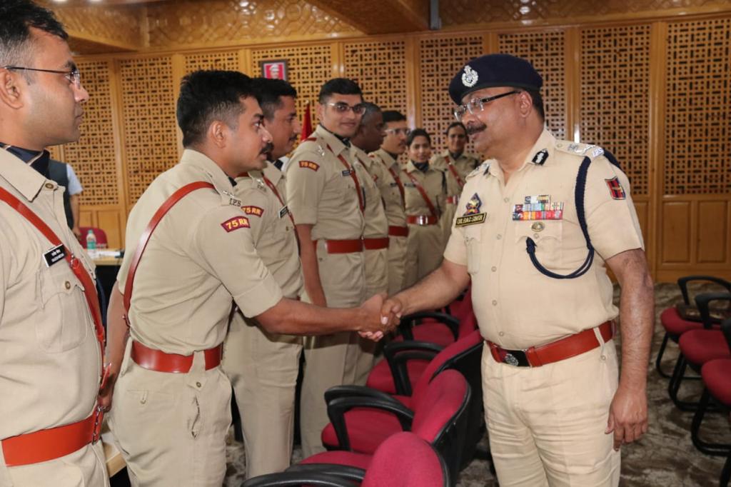 DGP, other senior J&K Police officers interact with 22 Prob IPS officers