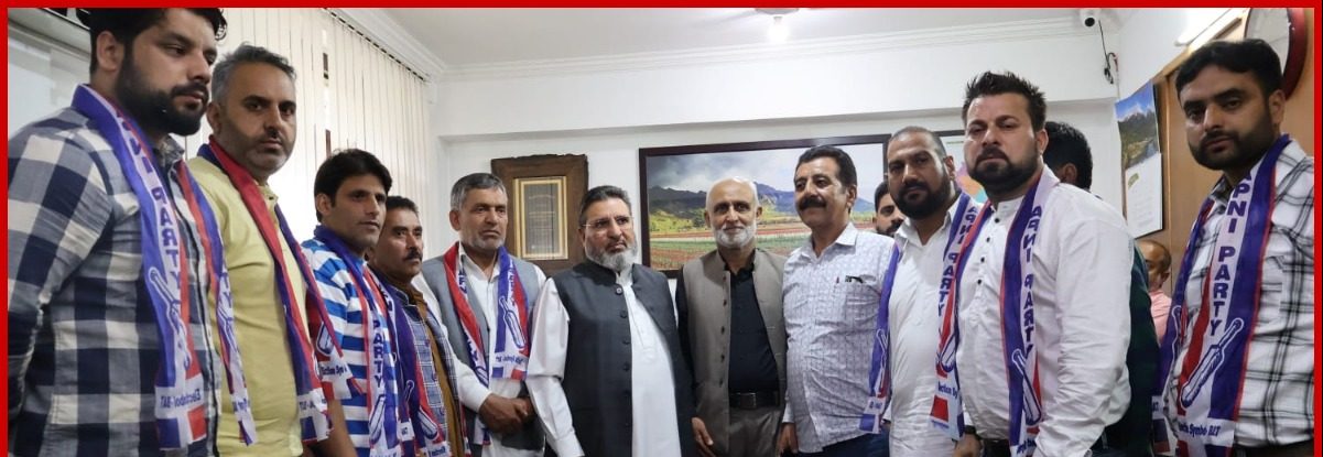 Political activists from north Kashmir’s Kreeri joins Apni Party