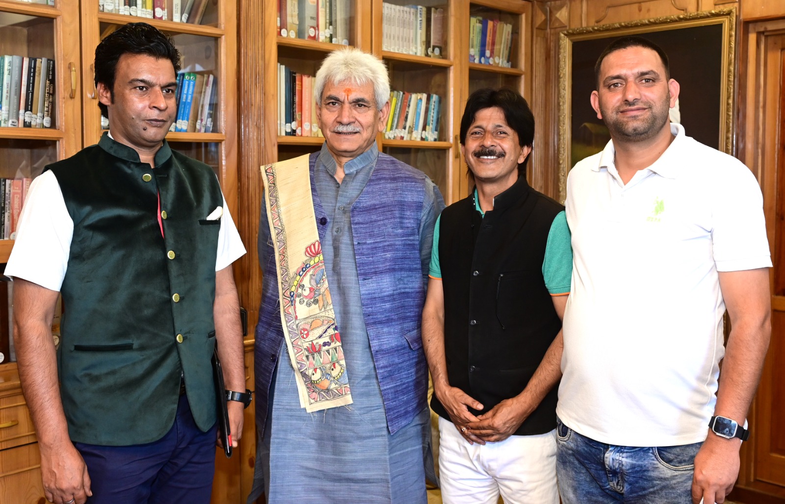 President Municipal Committee Aishmuqam calls on LG