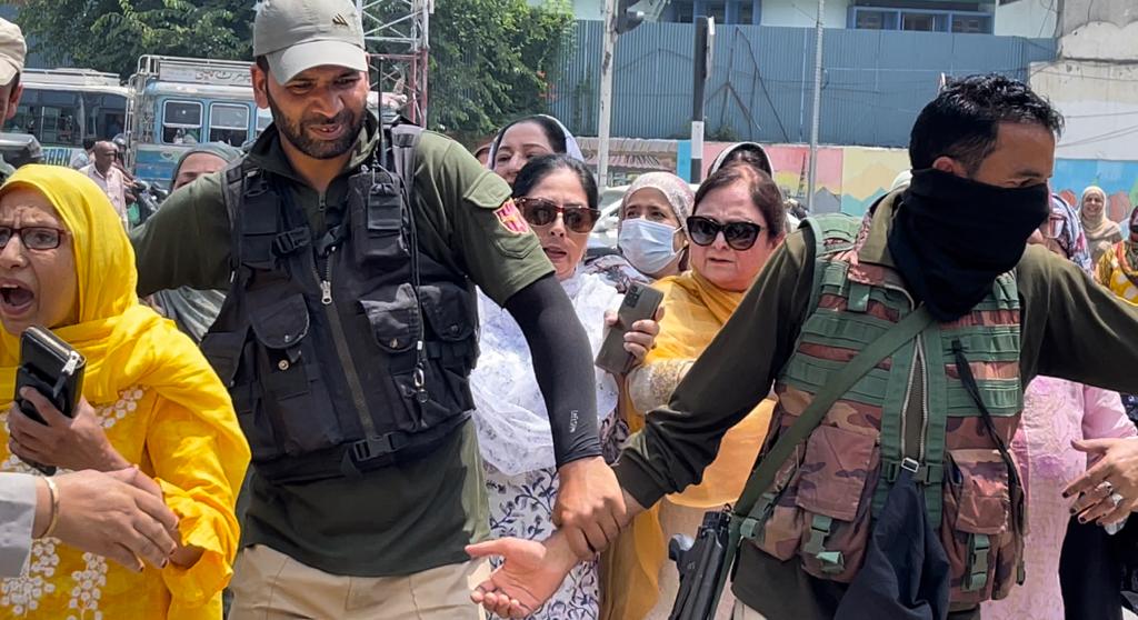 NC women’s wing leads protest against ‘missing Kashmiri girls’