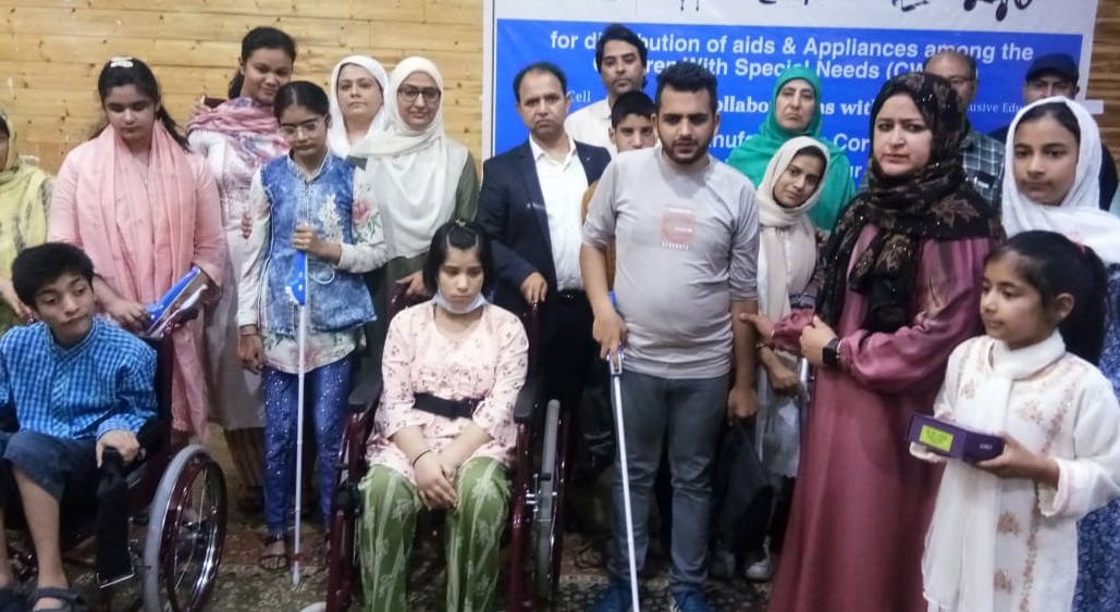 Samagra Shiksha, ALIMCO organise aid, appliances distribution camp for CWSN at Srinagar