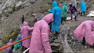 Thousands of pilgrims stranded as inclement weather forces suspension of Amarnath Yatra for second day