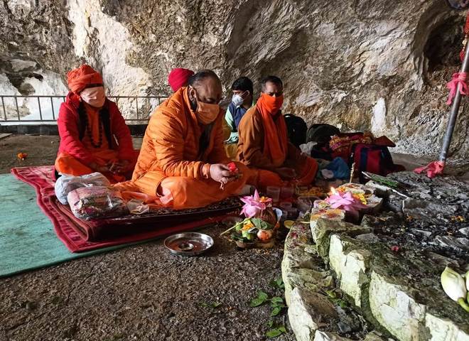 Chhari Mubarak enroute holy cave shrine as Amarnath Yatra nears culmination